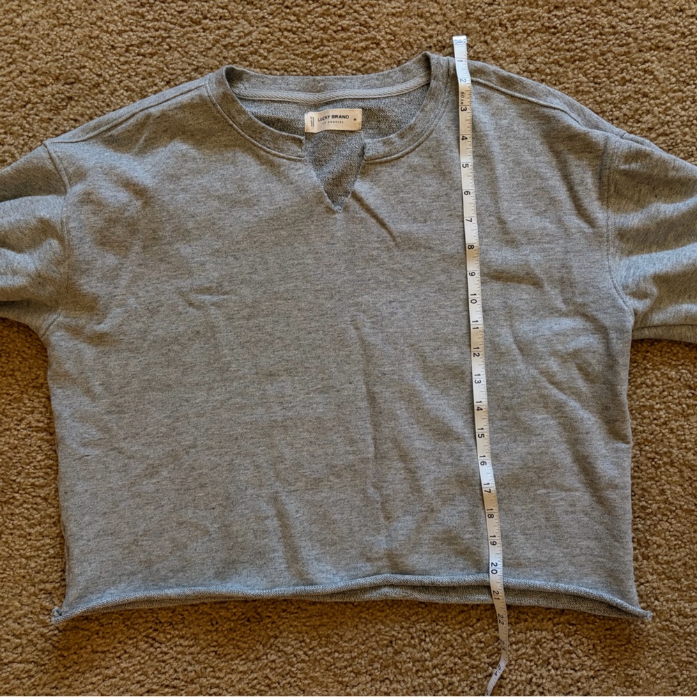 Lucky Brand Heather Gray V-Stitch cropped crew sweatshirt